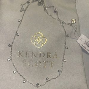 Kendra Scott Amelia Chain Necklace in silver.